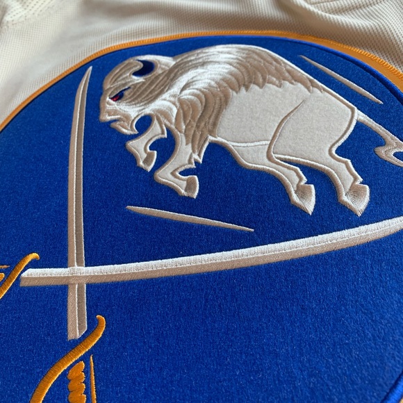 Buffalo Sabres Heritage Classic Jersey size 50 BNWT adidas - Picture 4 of 6